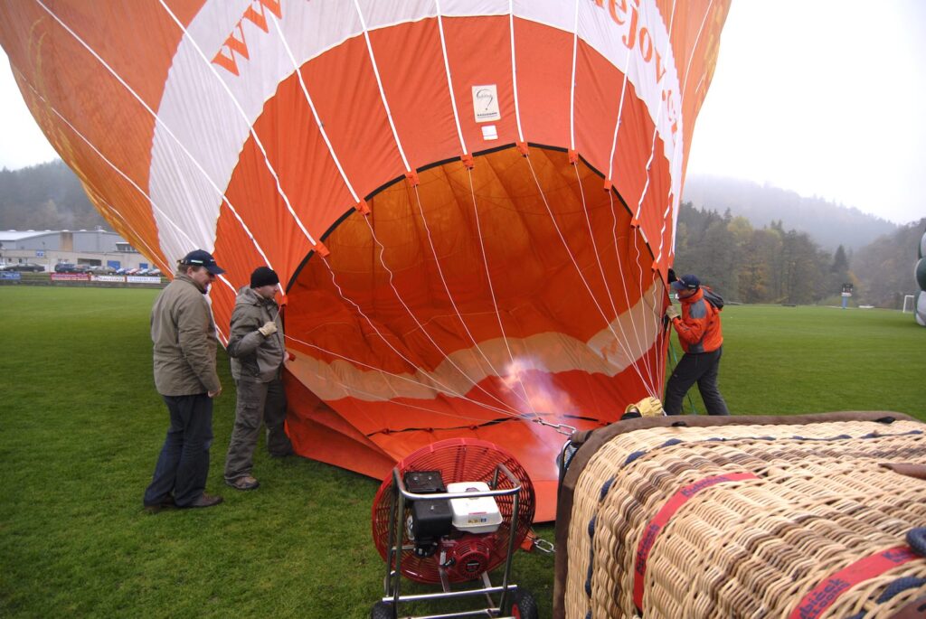 Hot air ballooning - preparation for start